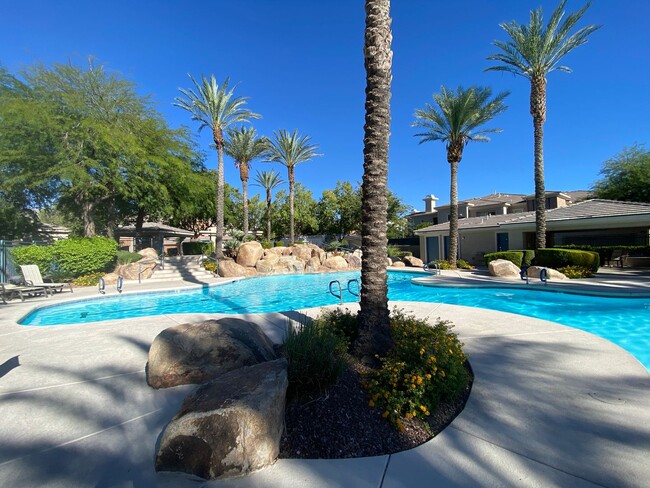 Building Photo - Fabulous Gated Community Near Summerlin