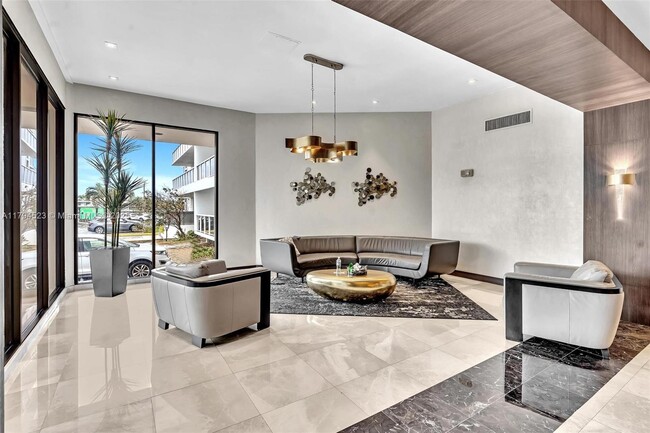Building Photo - 20515 E Country Club Dr