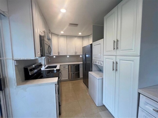 Building Photo - 1544 Springside Dr