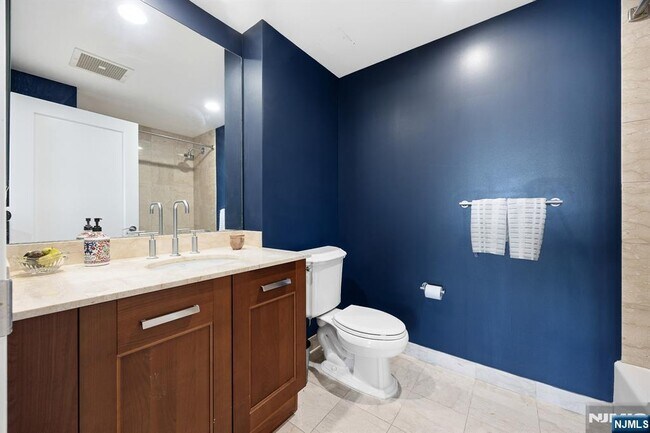 Building Photo - 8100 River Rd