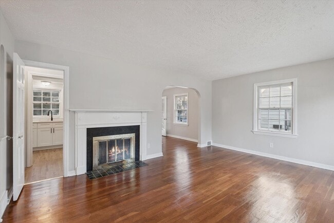 Building Photo - 3902 E Antisdale Rd