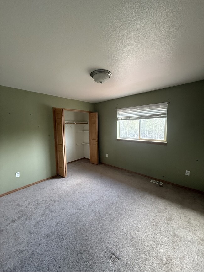 Building Photo - 335 N Roy Cir