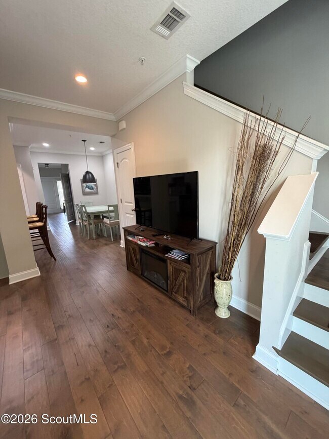 Building Photo - 1401 Mariners Cir