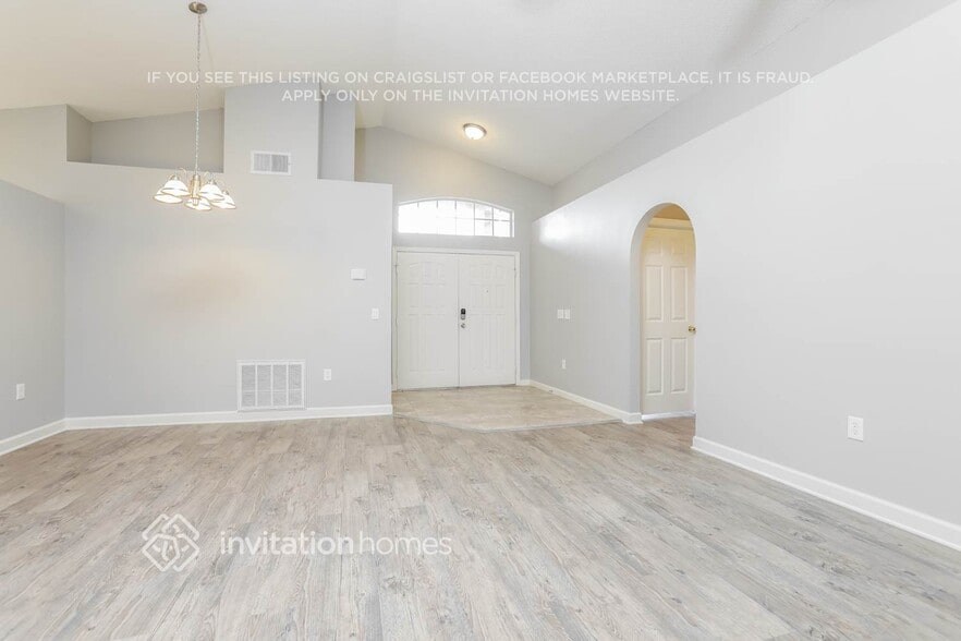 Building Photo - 809 Delfino Pl