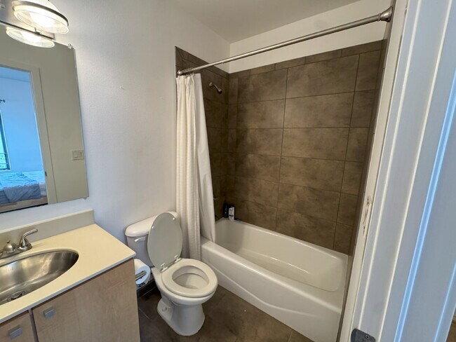 Building Photo - "Charming 2-Bed, 3-Bath Urban Retreat with 1,458 Sq Ft in Vibrant Denver!"