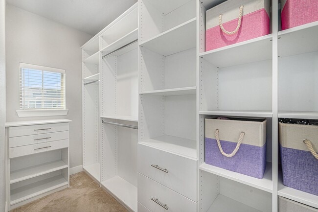 Building Photo - Gorgeous 4 bed 3.5 bath Home Available in Central Park, Denver!