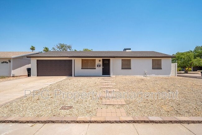 Building Photo - 3718 E Ludlow Dr