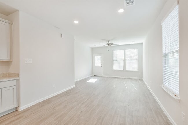 Building Photo - 16818 Pandora Wy