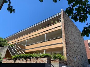 Building Photo - Flamingo Terrace