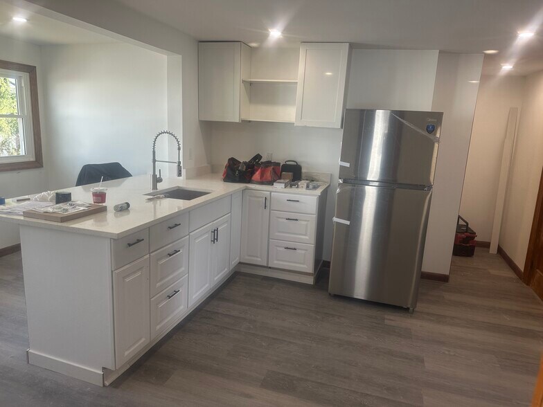 Building Photo - 76 Benham St