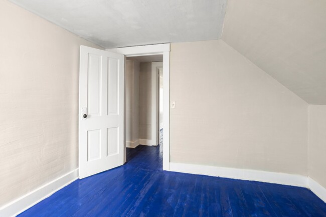 Building Photo - 4 Bedroom House in Kimberly