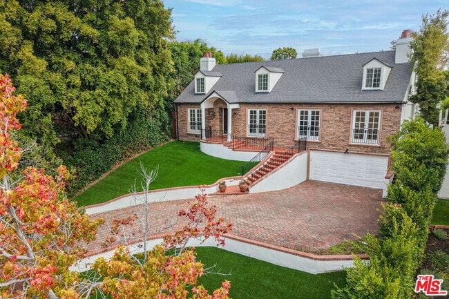 Building Photo - 500 Warner Ave