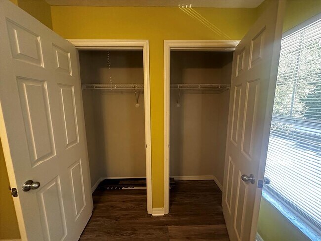 Building Photo - 2348 SW 42nd Dr