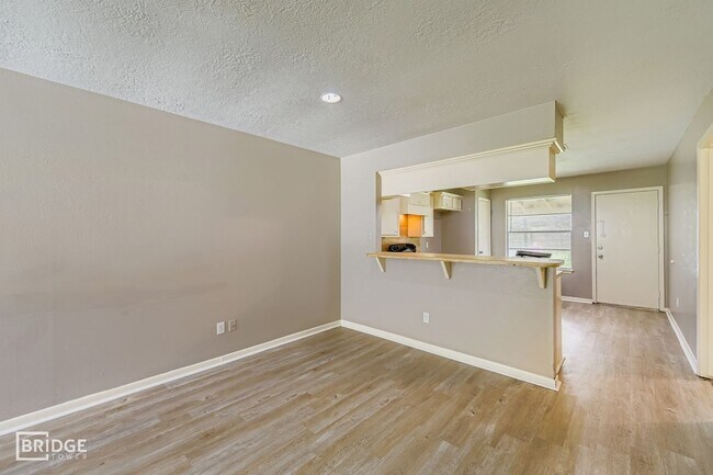 Building Photo - 1611 Hazelwood St