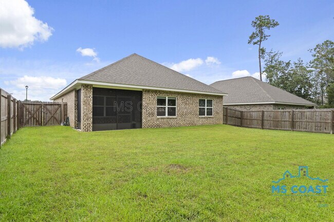 Building Photo - 5759 Overland Dr