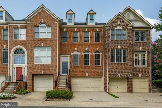 Building Photo - 1308 Wild Oak Terrace