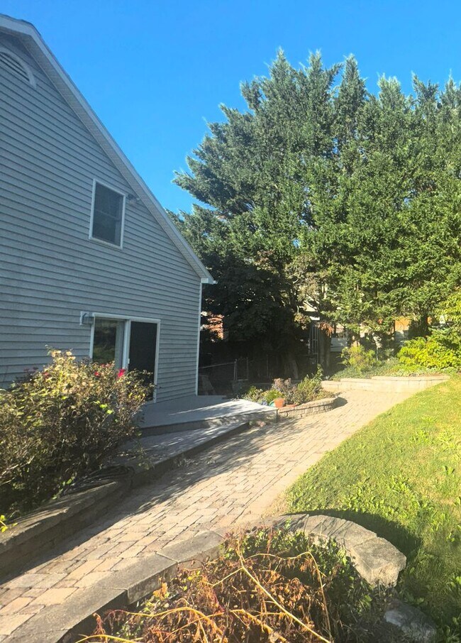 Building Photo - Single Family Home in Harrisonburg