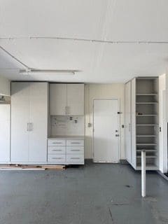 Building Photo - 35 Shorecliff
