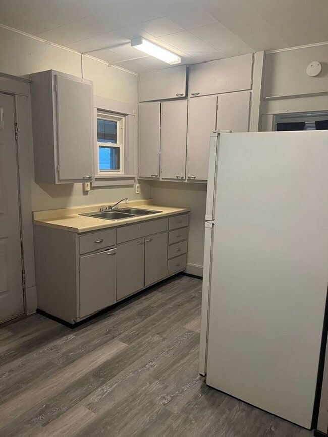 Building Photo - Duplex in Black River Falls