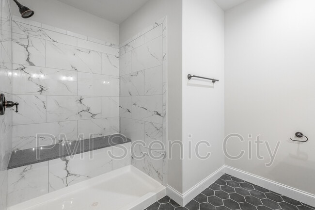 Building Photo - 1908 Cypress Ln