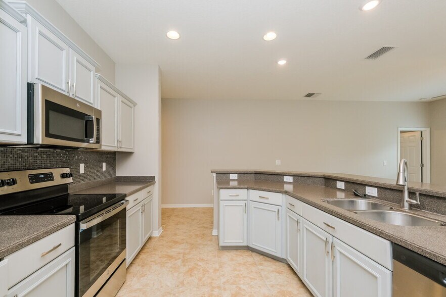 Building Photo - 904 Parker Den Dr