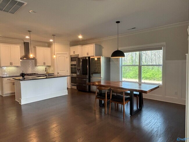 Building Photo - 109 Pitalo St