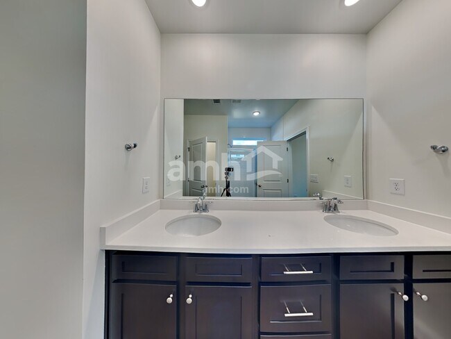 Building Photo - 5242 Blue Mountain Dr