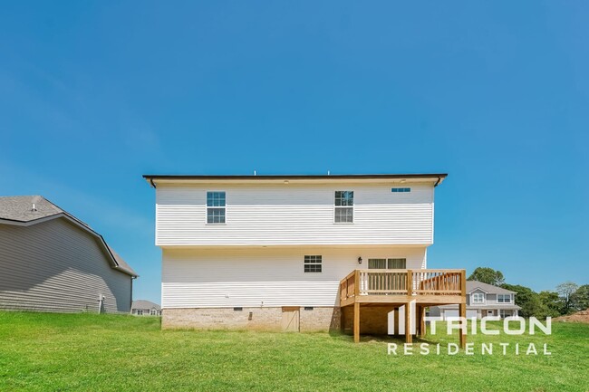 Building Photo - 399 Green Hills Dr