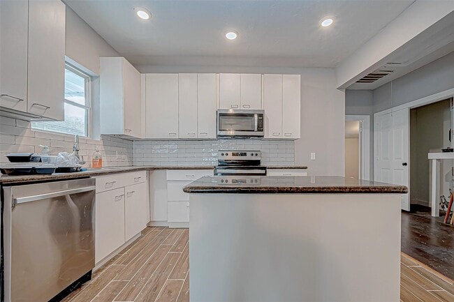 Building Photo - 7422 Avenue I