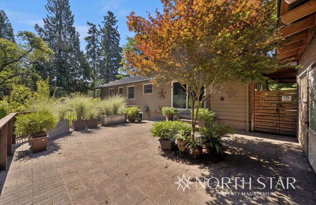 Building Photo - Charming Home in Coveted First Addition Ne...