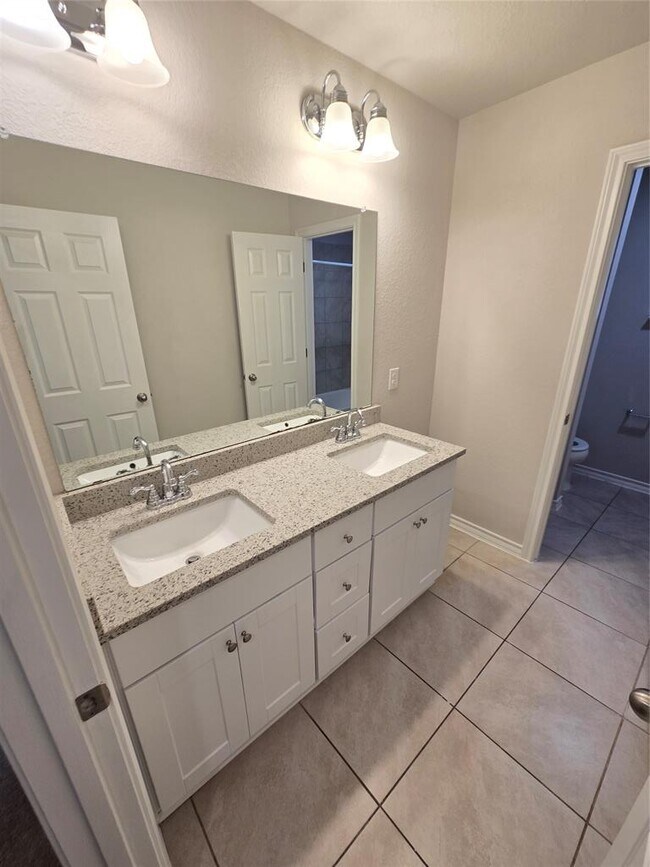 Building Photo - 1305 Eagle Ridge Trail