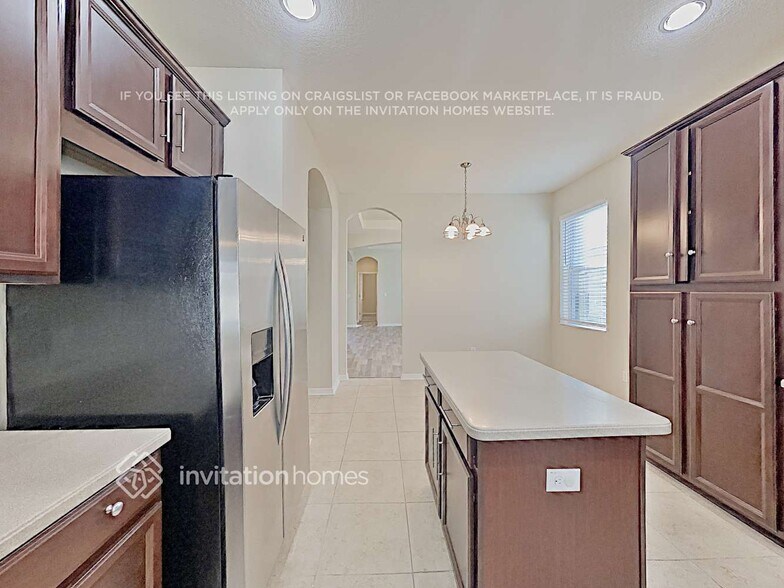 Building Photo - 17421 New Cross Cir