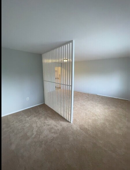 Building Photo - 1111 University Blvd W