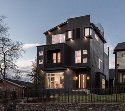 Building Photo - 1014 Argyle Ave