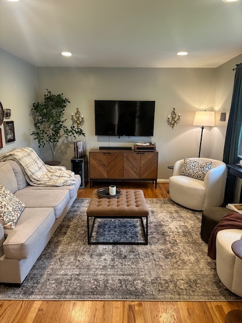 LIVING ROOM - 1146 Meriweather Ave