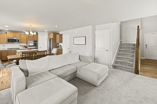 Building Photo - Well maintained Fountain Home with 3 bedrooms and  beautiful mountain views.