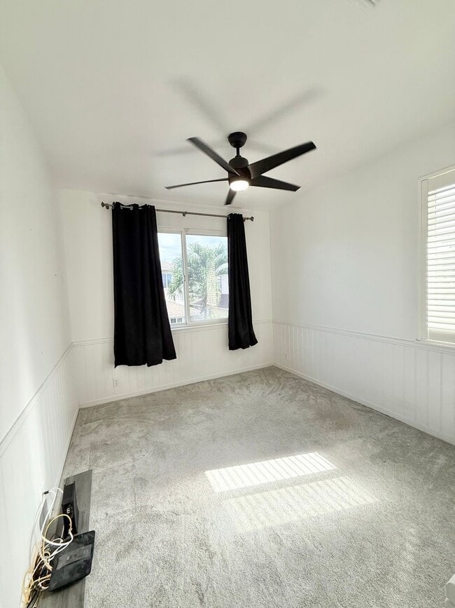 Building Photo - Beautiful 4-Bedroom, 3-Bath Former Model H...