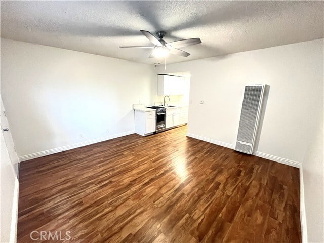 Building Photo - 12926 Doty Ave