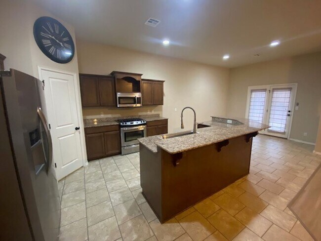 Building Photo - Spacious 4 Bed | 2 Bath | Large backyard | Bixby