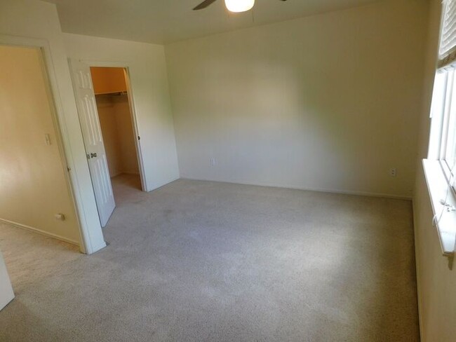 Building Photo - Comfortable 4-Bedroom Home with Great Outd...