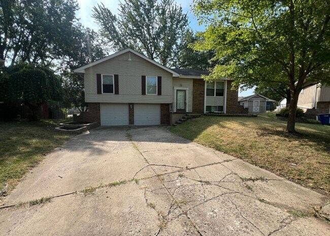 Primary Photo - Quiet Cul-de-Sac Home with Bonus Room & Bi...