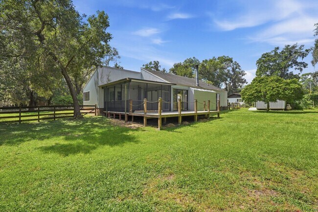Building Photo - 2266 SW 43rd Pl