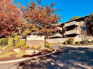 Building Photo - 3636 Taliluna Ave