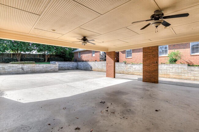 Building Photo - 1016 Northwood Rd