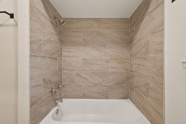 Building Photo - 148 W Whitney St