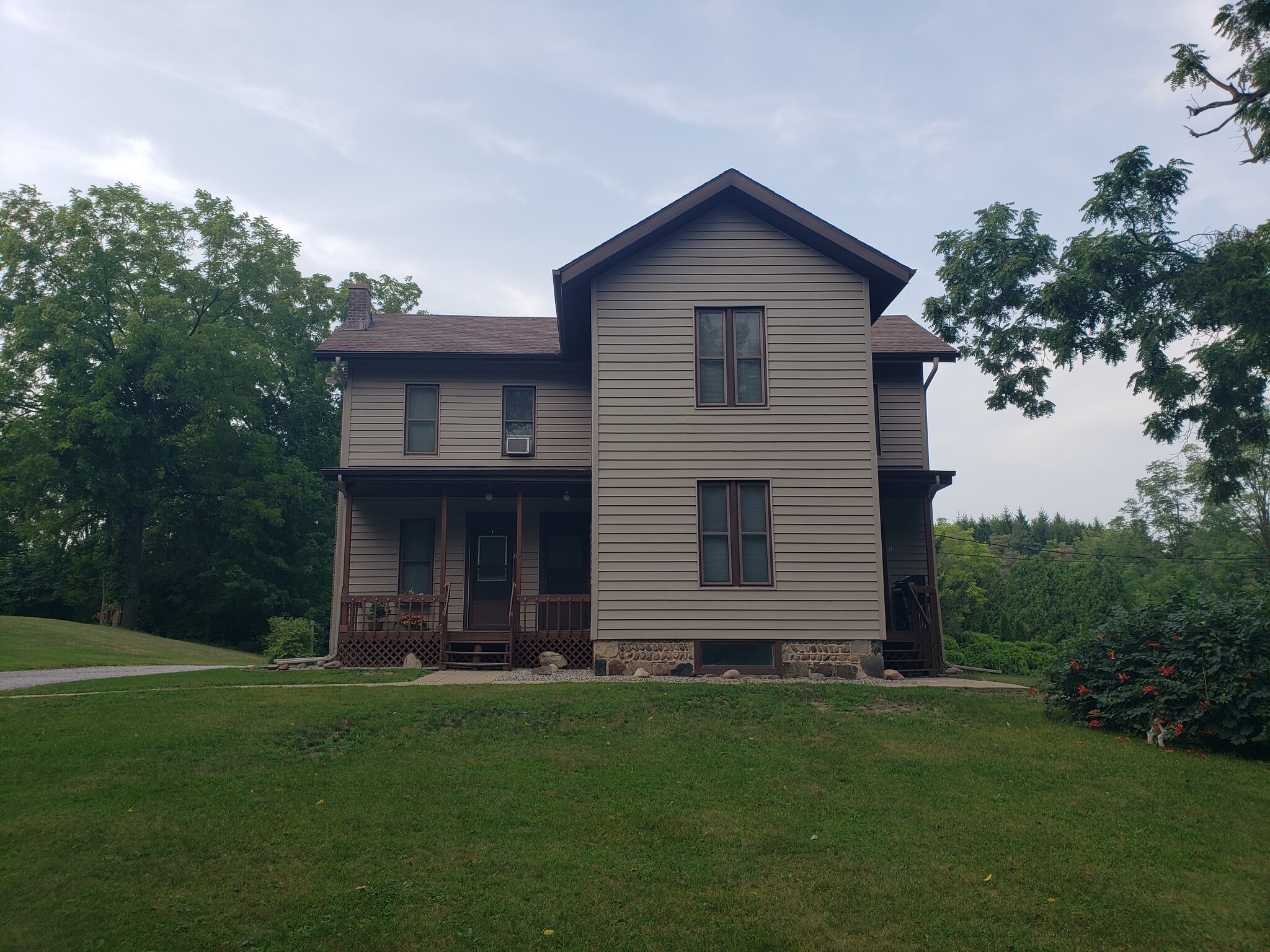 Front view - 305 Judd Rd