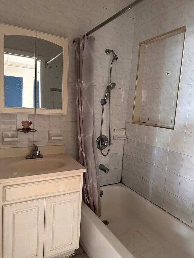 Building Photo - 854-855 55th St