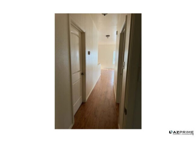 Building Photo - Lovely house