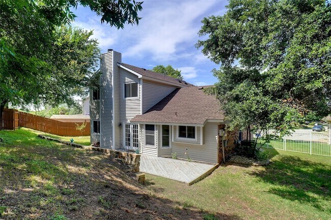 Building Photo - 1602 Stoneway Dr