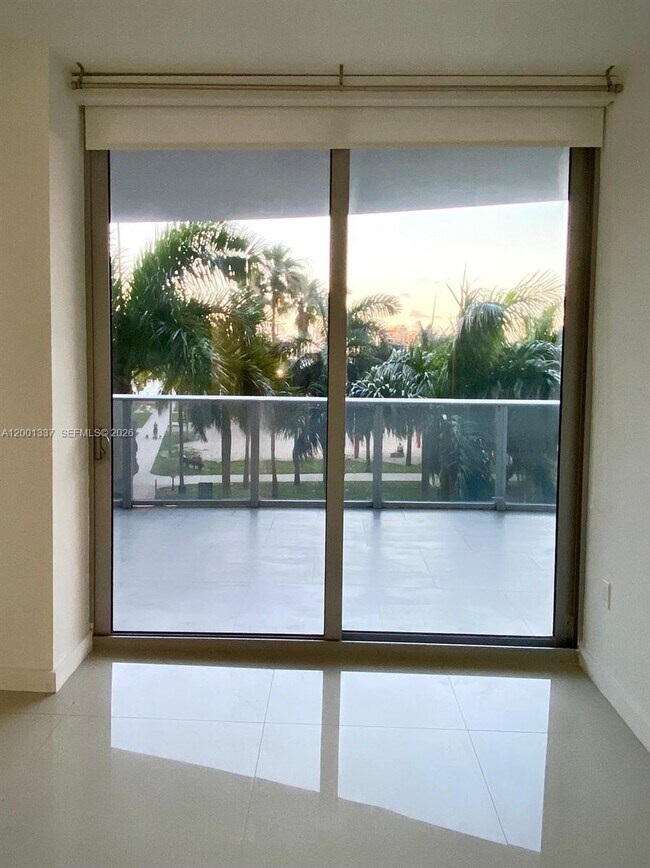 Building Photo - 488 NE 18th St